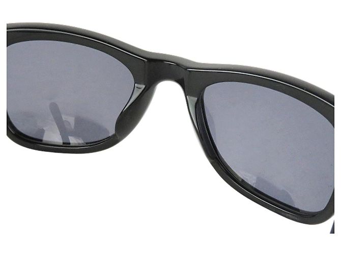 Occhiali da sole Wayfarer tinti neri e blu con logo CC dorato Chanel 02462 Nero D'oro - vista 3