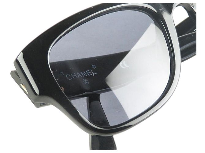 Occhiali da sole Wayfarer tinti neri e blu con logo CC dorato Chanel 02462 Nero D'oro - vista 8