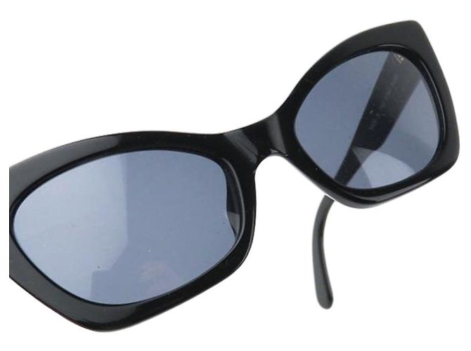 Gafas de sol Chanel Cat Eye negras con logo CC dorado 01943 Negro - vista 4
