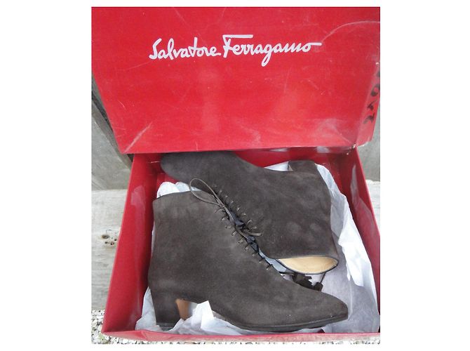 Botines Salvatore Ferragamo Marrones de Ante Castaño - vista 6