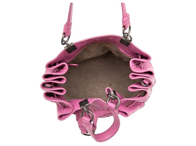 Borsa a secchiello in nappa rosa Intrecciato di Bottega Veneta - vista 4