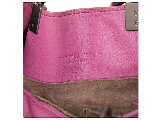 Borsa a secchiello in nappa rosa Intrecciato di Bottega Veneta - vista 6