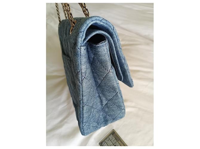 Borsa a tracolla Chanel 2.55 Reissue 227 Blu - vista 6