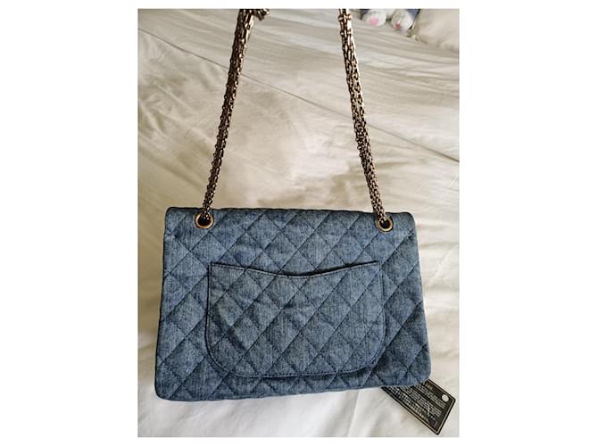 Borsa a tracolla Chanel 2.55 Reissue 227 Blu - vista 7