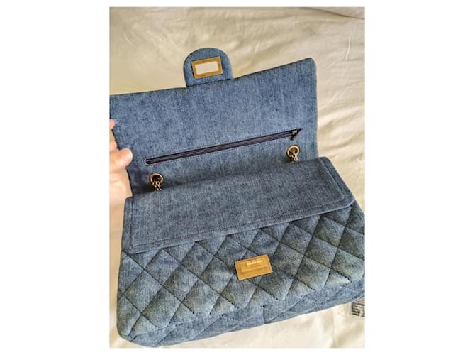 Borsa a tracolla Chanel 2.55 Reissue 227 Blu - vista 8