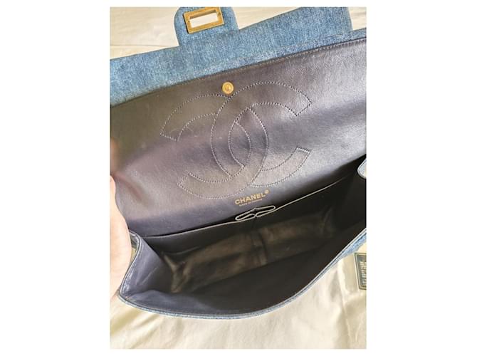 Borsa a tracolla Chanel 2.55 Reissue 227 Blu - vista 9
