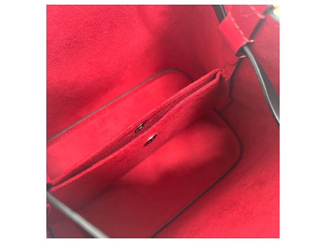 Néonoé Borsa a spalla Louis Vuitton NeoNoe BB Bron Optique Tricolor Nero Bianco Rosso - vista 14