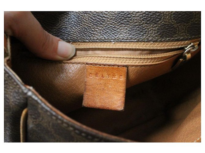 Triomphe Bolsa Céline com aba em lona e couro marrom com padrão triunfo - vista 7