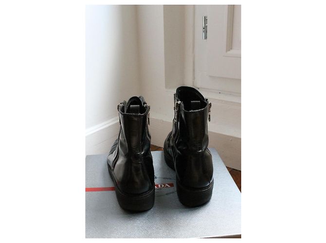 Prada schwarze Lederstiefeletten Größe 38 - Ansicht 6