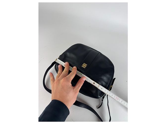 Vintage Givenchy Ledertasche schwarz - Ansicht 13
