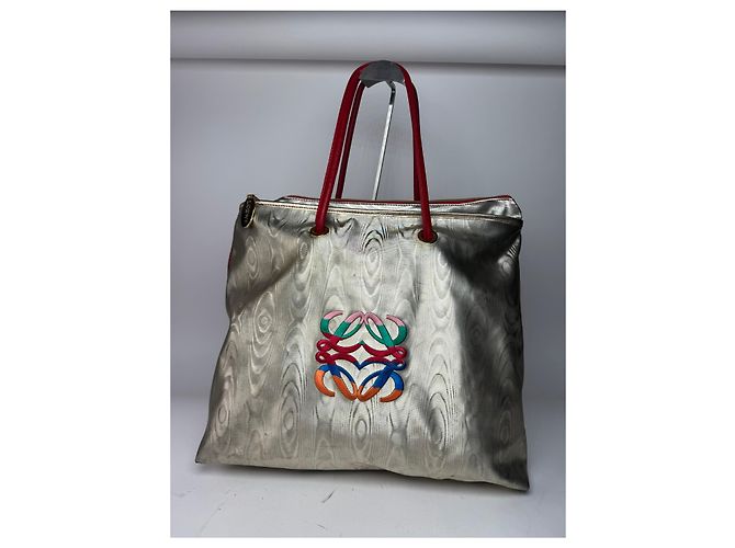 Vintage Loewe Madrid Lederhandtasche in Gold Silber - Ansicht 14