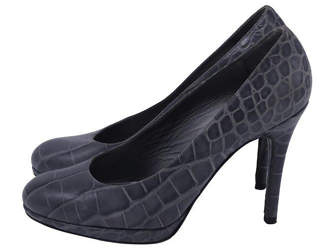 Stuart Weitzman geprägte Pumps aus grauem Leder - Ansicht 4