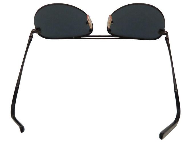 Louis Vuitton Clockwise Monogram Sunglasses Grey - view 3