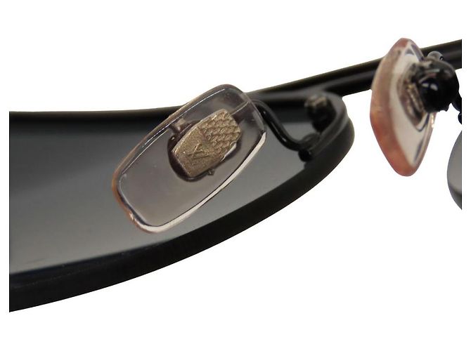 Louis Vuitton Clockwise Monogram Sunglasses Grey - view 6