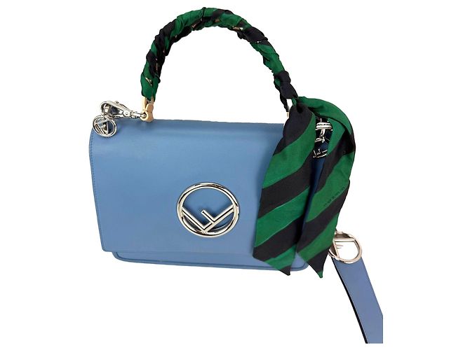 Borsa in pelle di vitello di seta Fendi You Strap verde e nero - vista 3