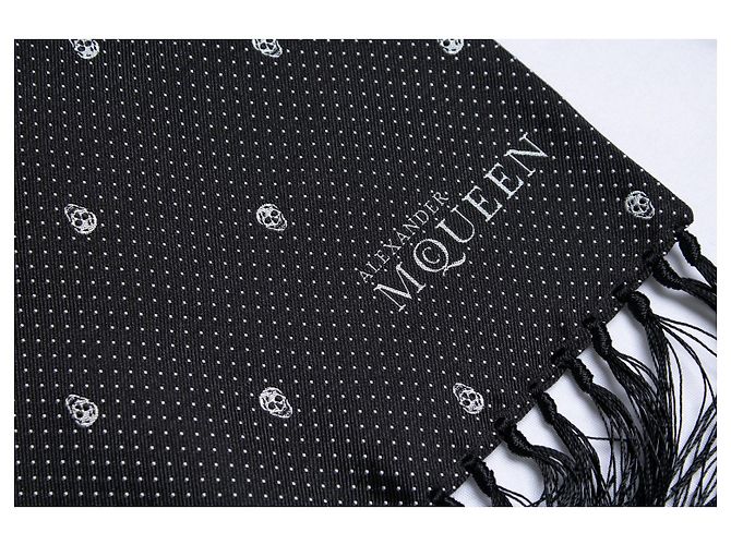 Sciarpa da smoking con teschio a pois Alexander McQueen Nero - vista 4