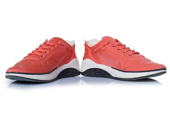 Chanel, sneakers basse in lycra rosa con logo CC 19P Nero Bianco - vista 6