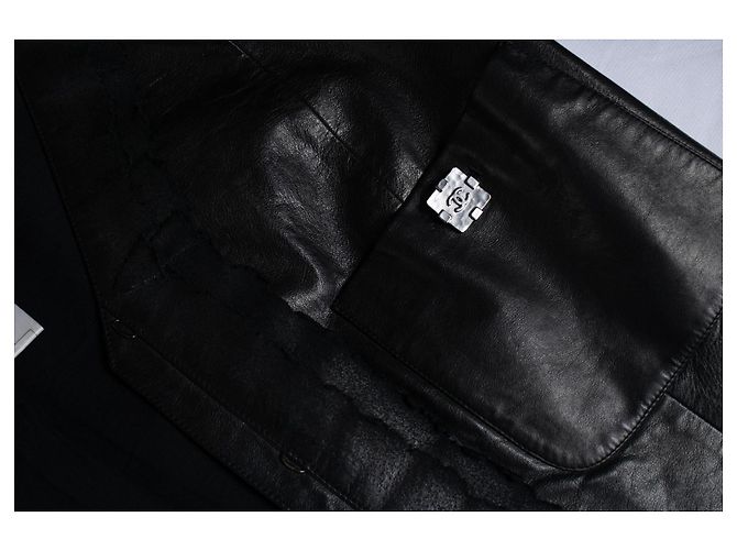 Chanel, schwarze geraffte Jacke mit 4 Taschen aus Leder - Ansicht 6