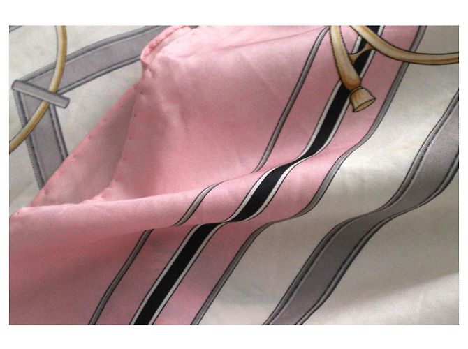 Céline quadrato in seta rosa - vista 5