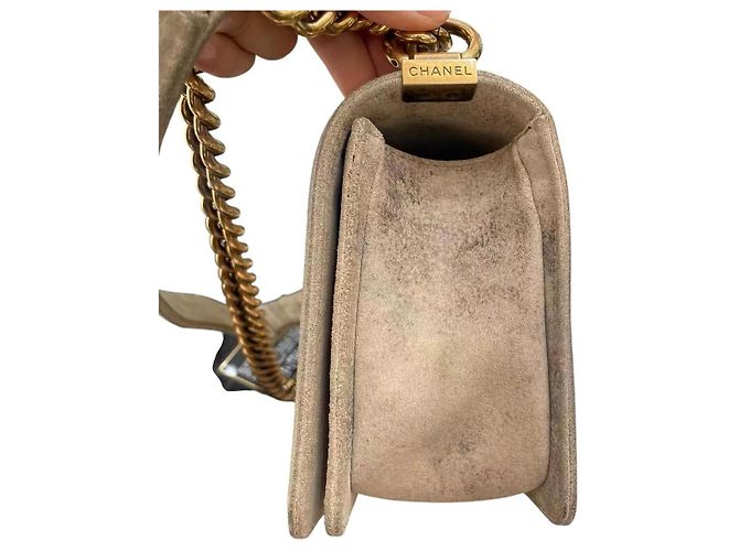 Bolso Boy Flap Chanel de ante acolchado desgastado - Tamaño mediano antiguo Beige - vista 10