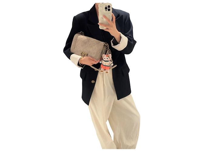 Bolso Boy Flap Chanel de ante acolchado desgastado - Tamaño mediano antiguo Beige - vista 3