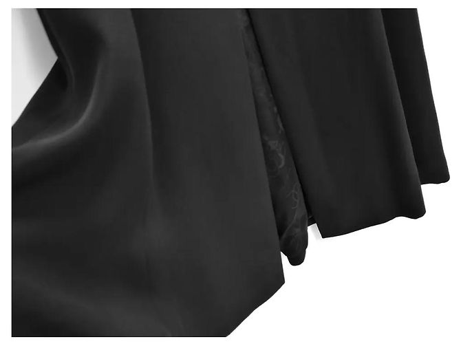 Schwarzer Kurzarmkleid-Mantel von Chanel Resort 2010 - Ansicht 7