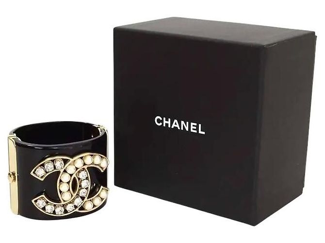 Bracciale largo in cristallo e perle CC 14B iconico di Chanel GHW Nero Bianco Gold hardware - vista 2