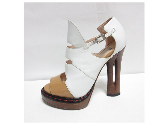 Fendi Leder Lackleder High Heel Sandalen Braun Weiß - Ansicht 2