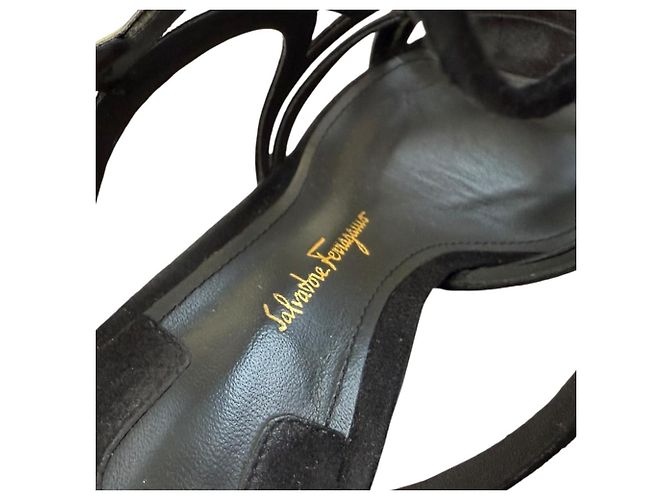 Sandali in suede con lacci Salvatore Ferragamo Nero - vista 9