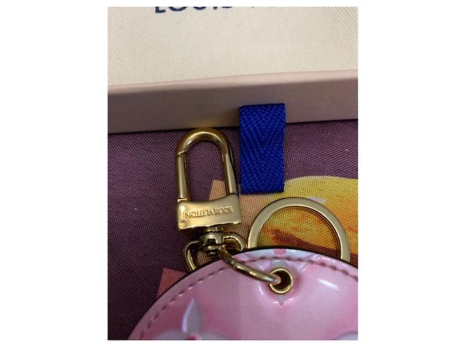 Charm da borsa Louis Vuitton San Valentino Rosa in vernice - vista 3