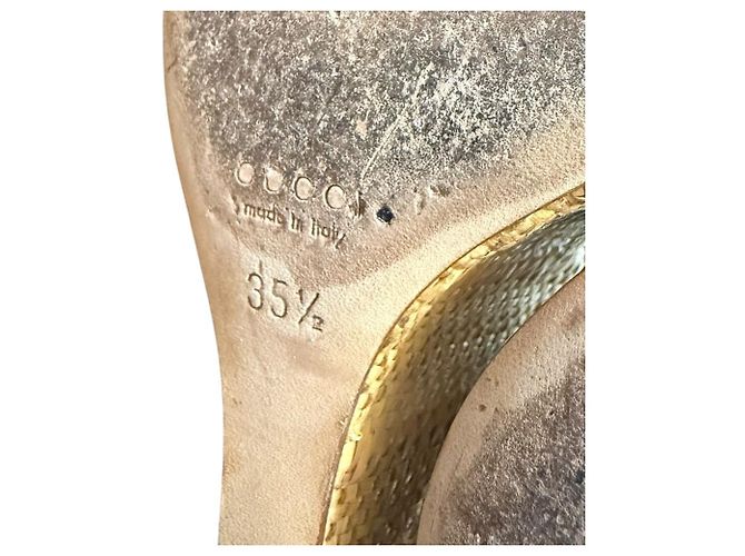 Gucci Wedge-Sandalen aus Lackleder - Ansicht 11