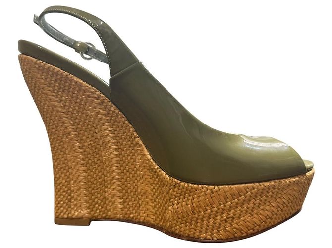 Gucci Wedge-Sandalen aus Lackleder - Ansicht 5