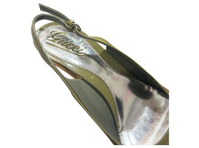 Gucci Wedge-Sandalen aus Lackleder - Ansicht 8