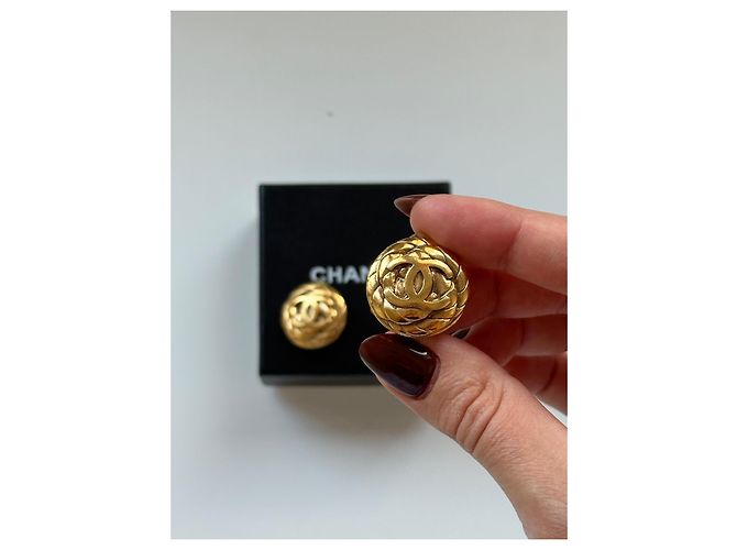 Clip CHANEL trapuntati vintage 1996 D'oro - vista 3