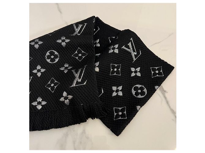 Sciarpa Logomania Shine di Louis Vuitton Nero - vista 2