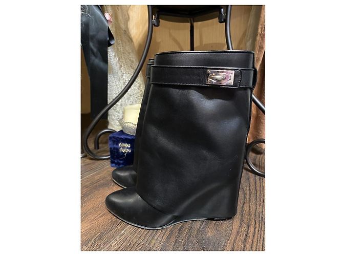 Incríveis Botas Givenchy Shark Lock Preto - vista 2