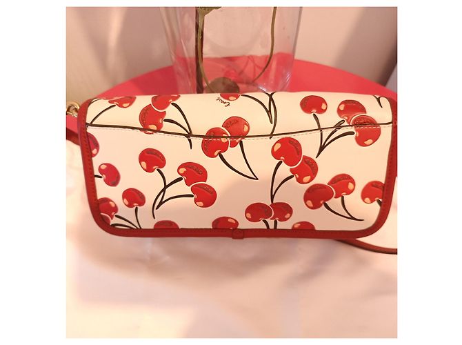 Coach Dinky Tasche mit Kirschmuster Lila Aus weiß - Ansicht 4