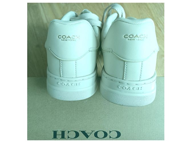 Coach Sneakers mit Kirschmuster Aus weiß - Ansicht 3