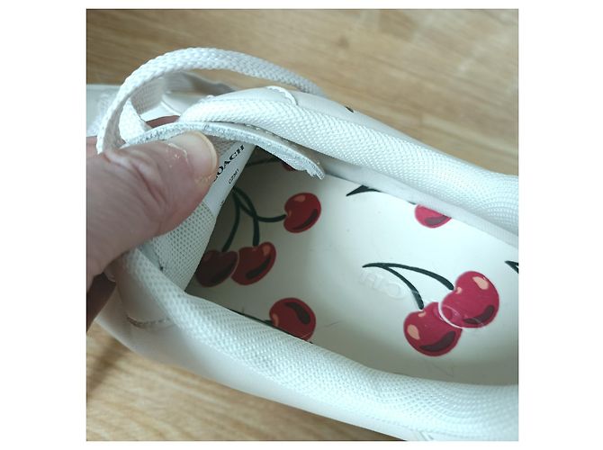 Coach Sneakers mit Kirschmuster Aus weiß - Ansicht 5