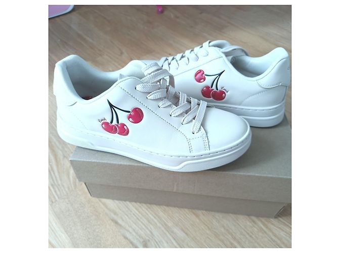 Coach Sneakers mit Kirschmuster Aus weiß - Ansicht 9