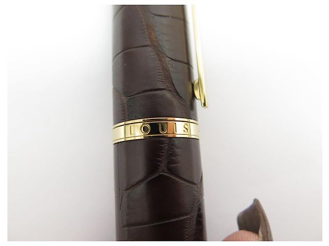 NUEVA PLUMA LOUIS VUITTON CARGO DE CUERO DE COCODRILO Castaño - vista 7
