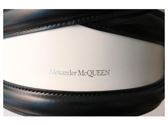 Borsa a secchiello Alexander McQueen in pelle bianca e nera nuova Bianco - vista 4