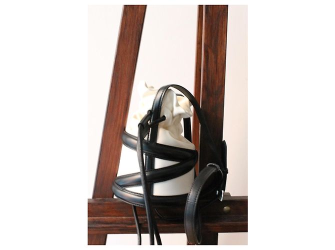 Borsa a secchiello Alexander McQueen in pelle bianca e nera nuova Bianco - vista 6