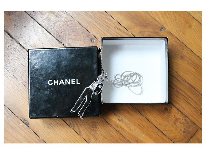 Collana in metallo argentato Chanel con pendente Argento - vista 2
