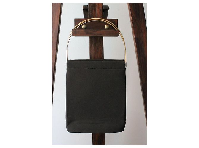 Borsa modello Trinity di Cartier in tessuto nero e pelle rossa - vista 3
