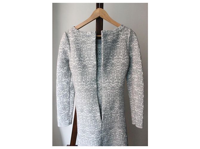 Alaïa weißes Kleid mit grauen Blumenmustern, neu mit Etikett, Größe 38 - Ansicht 9