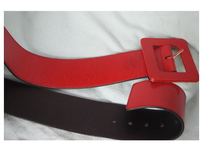 Cinto Yves Saint Laurent Vermelho em Couro Vernizado - vista 6