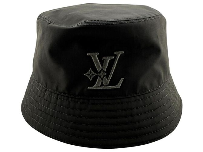 Bucket Cappello da pioggia LV Smash M7725L di Louis Vuitton Nero - vista 2