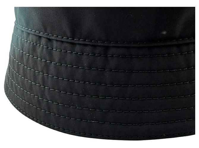 Bucket Cappello da pioggia LV Smash M7725L di Louis Vuitton Nero - vista 6