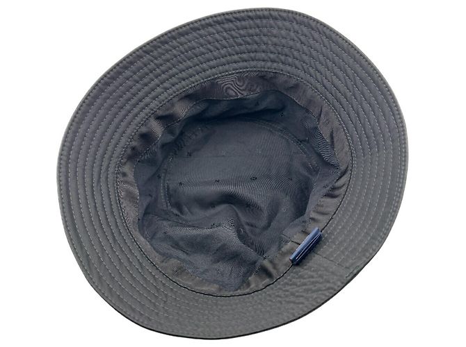 Bucket Cappello da pioggia LV Smash M7725L di Louis Vuitton Nero - vista 8